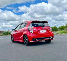 2015 Toyota Aqua - Thumbnail