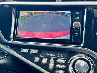 2015 Toyota Aqua - Thumbnail