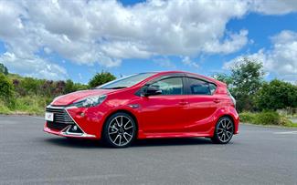 2015 Toyota Aqua - Thumbnail