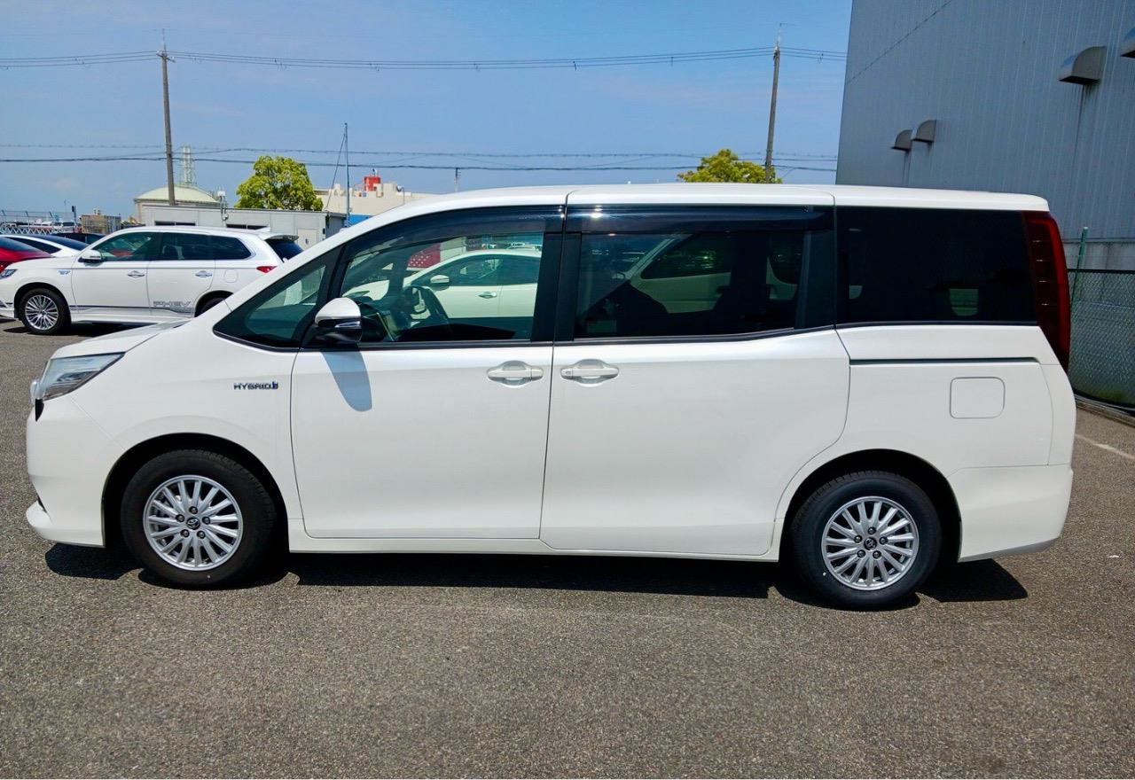 2016 Toyota Noah