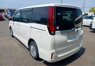 2016 Toyota Noah - Thumbnail