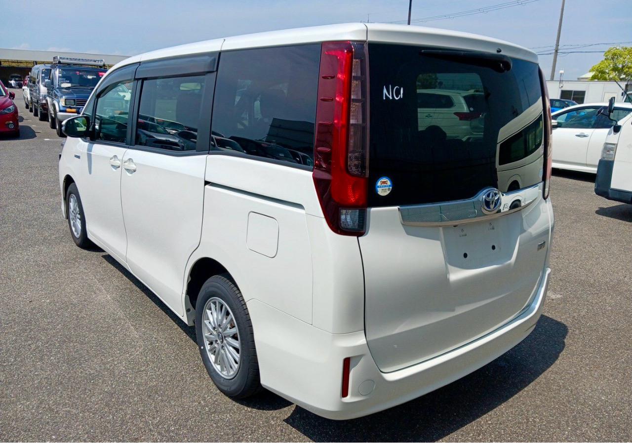 2016 Toyota Noah