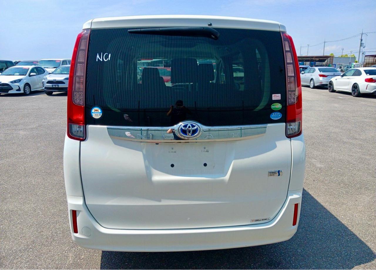 2016 Toyota Noah