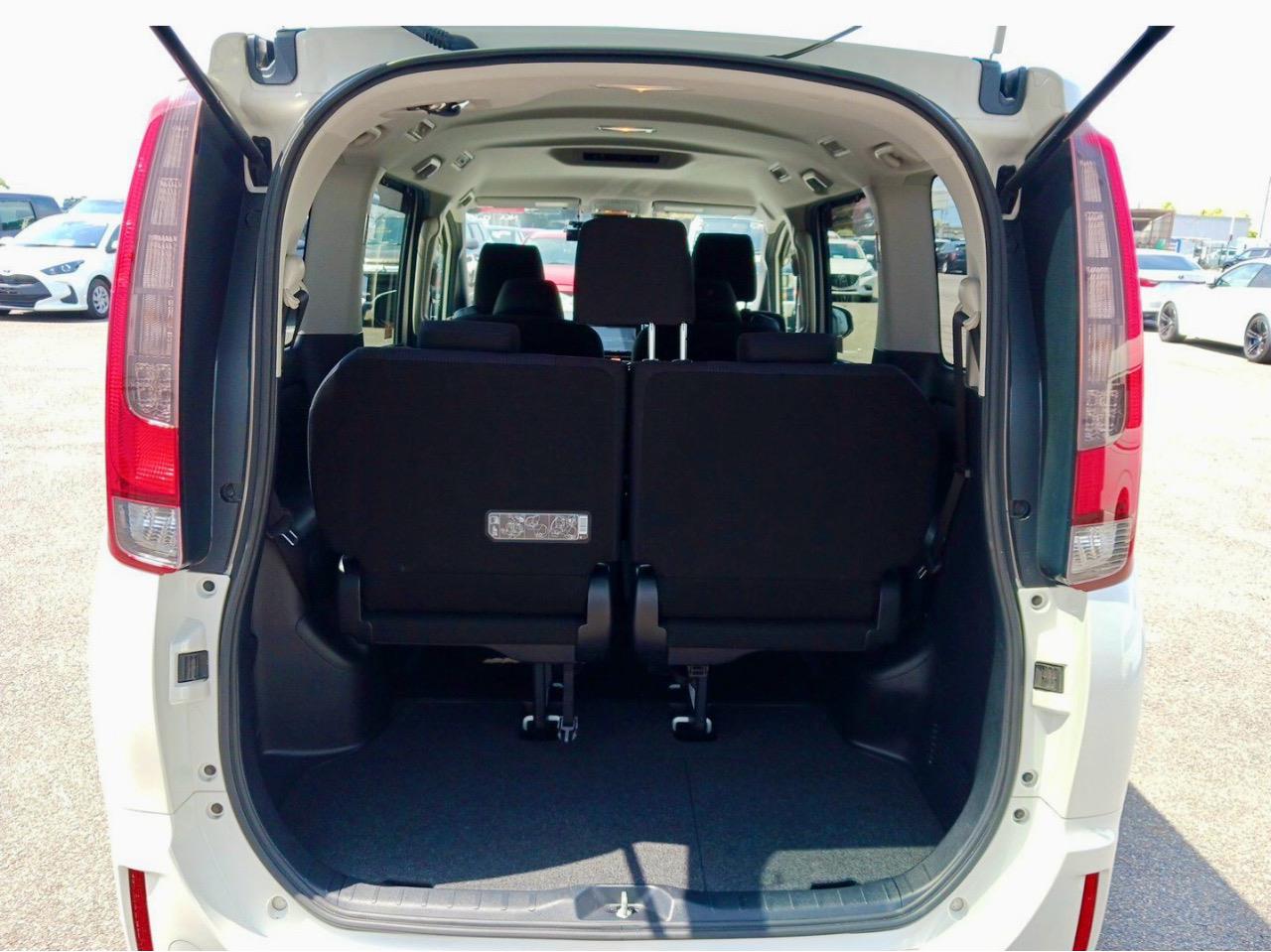2016 Toyota Noah