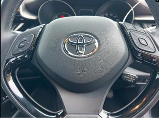 2019 Toyota C-HR - Thumbnail