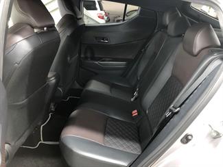 2018 Toyota C-HR - Thumbnail