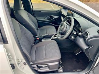 2022 Toyota Yaris - Thumbnail