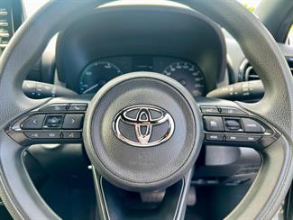 2022 Toyota Yaris - Thumbnail