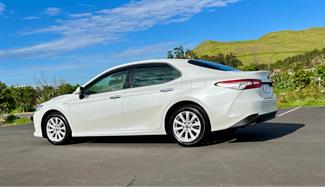 2018 Toyota Camry - Thumbnail