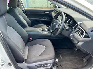 2018 Toyota Camry - Thumbnail