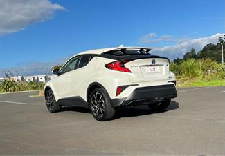 2019 Toyota C-HR - Thumbnail