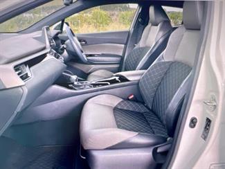 2019 Toyota C-HR - Thumbnail