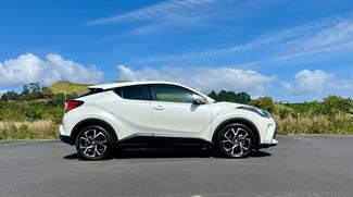 2019 Toyota C-HR - Thumbnail