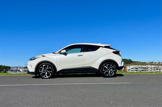2018 Toyota C-HR - Thumbnail