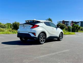 2020 Toyota C-HR - Thumbnail