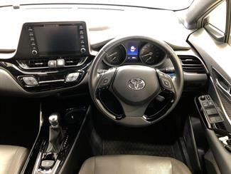 2020 Toyota C-HR - Thumbnail