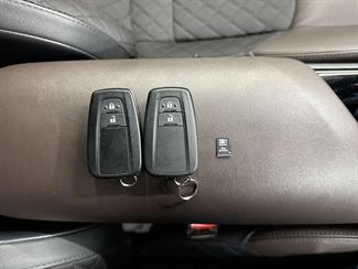 2018 Toyota C-HR - Thumbnail