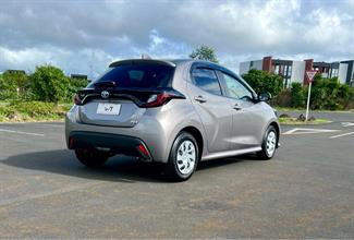2020 Toyota Yaris - Thumbnail