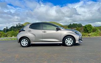 2020 Toyota Yaris - Thumbnail