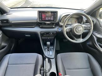2020 Toyota Yaris - Thumbnail