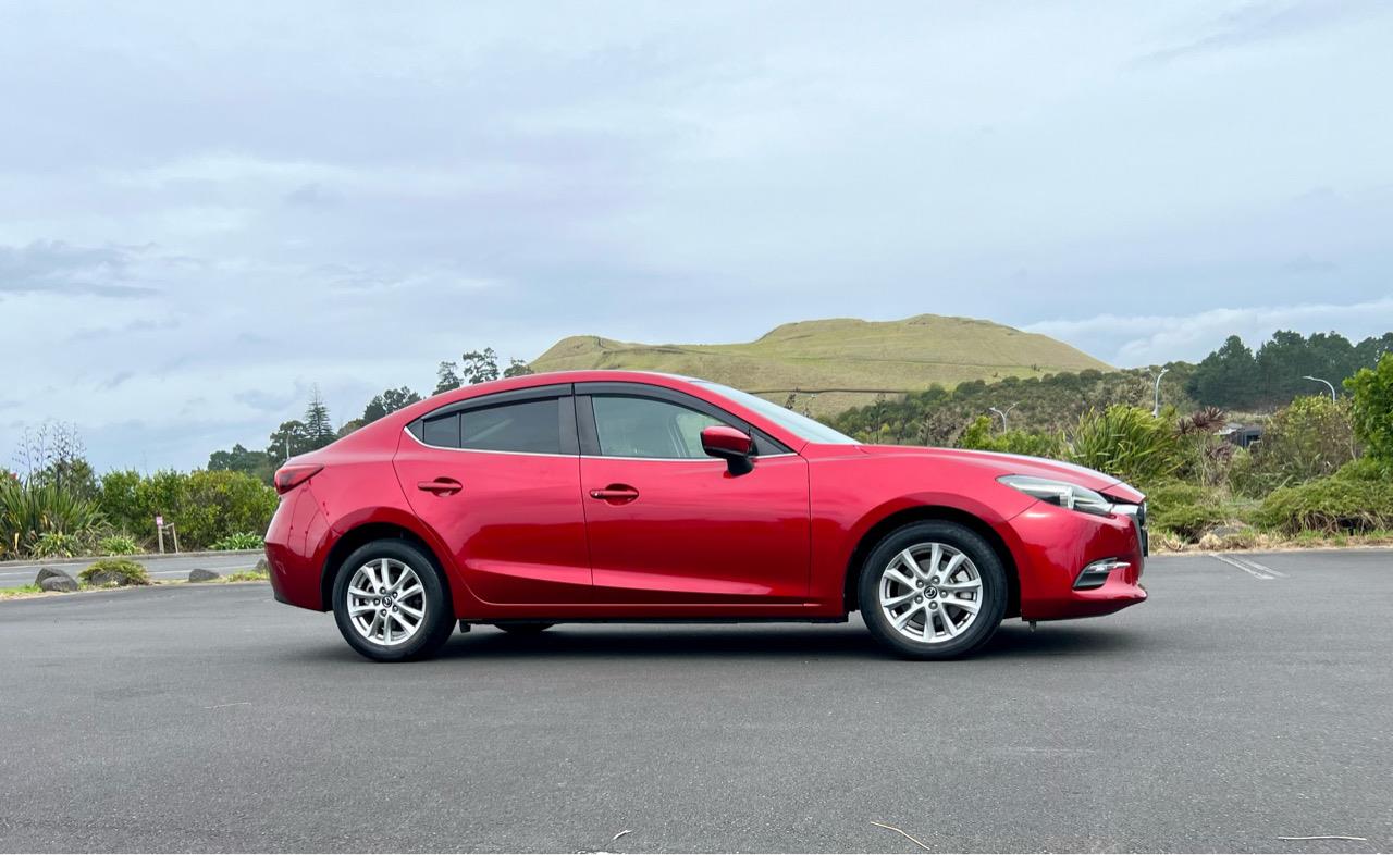 2018 Mazda Axela