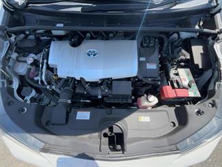 2021 Toyota Prius - Thumbnail