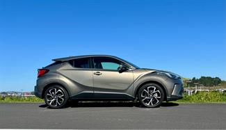 2021 Toyota C-HR - Thumbnail