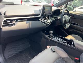 2021 Toyota C-HR - Thumbnail