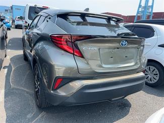 2021 Toyota C-HR - Thumbnail