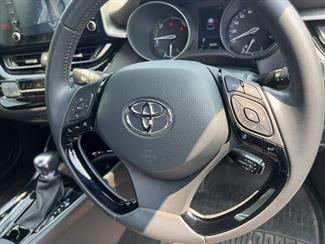 2021 Toyota C-HR - Thumbnail