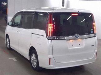 2020 Toyota Voxy - Thumbnail