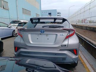 2018 Toyota C-HR - Thumbnail