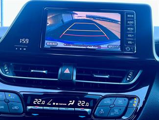 2018 Toyota C-HR - Thumbnail