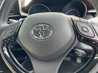 2018 Toyota C-HR - Thumbnail