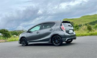 2016 Toyota Aqua - Thumbnail