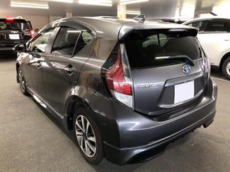 2016 Toyota Aqua - Thumbnail