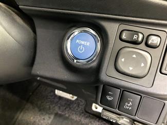 2016 Toyota Aqua - Thumbnail