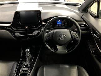 2020 Toyota C-HR - Thumbnail