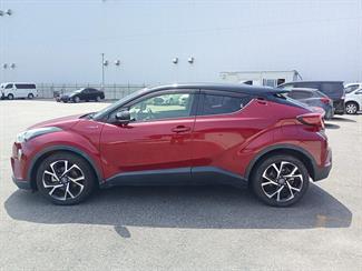 2018 Toyota C-HR - Thumbnail