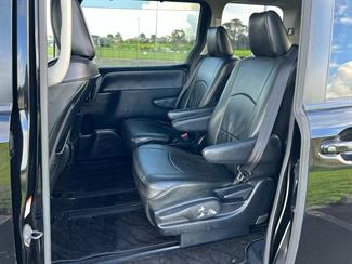 2015 Toyota Voxy - Thumbnail