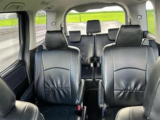 2015 Toyota Voxy - Thumbnail