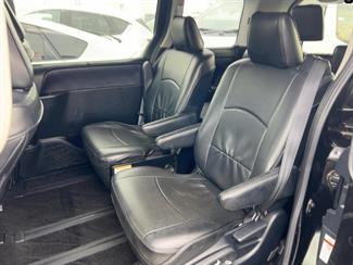 2015 Toyota Voxy - Thumbnail