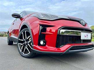 2020 Toyota C-HR - Thumbnail