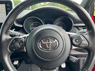 2020 Toyota C-HR - Thumbnail