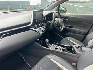 2020 Toyota C-HR - Thumbnail