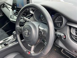 2020 Toyota C-HR - Thumbnail