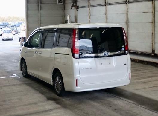 2016 Toyota Esquire