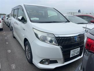 2015 Toyota Esquire - Thumbnail