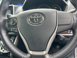 2015 Toyota Esquire - Thumbnail