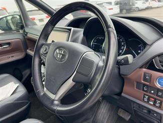 2015 Toyota Esquire - Thumbnail